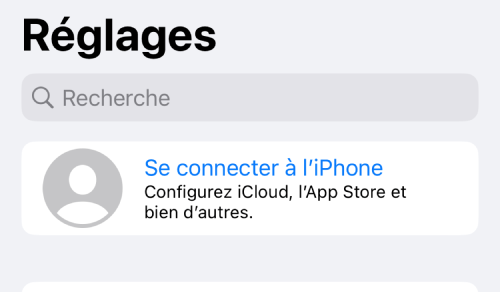 Vérifiez si vous êtes connecté à iCloud dans les paramètres